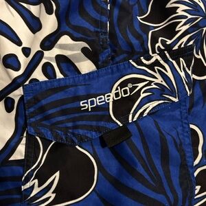Speedo classic floral swim trunks L